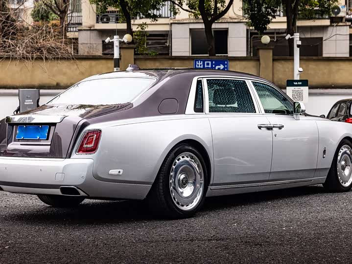 Rolls-Royce Phantom — фото 21