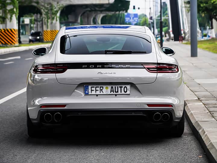 Porsche Panamera 2017 Panamera 3.0 T — фото 16