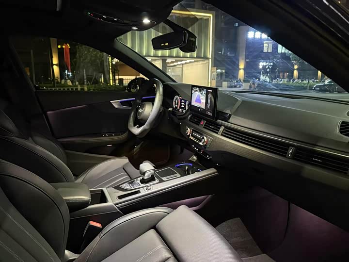 Audi A4L 40 TFSI люкс-динамик — фото 7