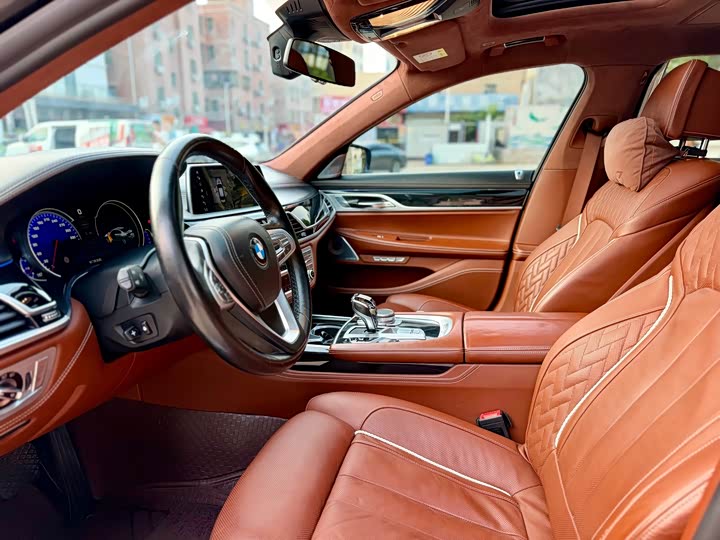 BMW 7-Series 2018 740 Li x Drive M — фото 4