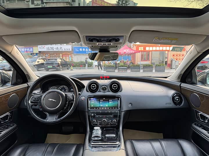 Jaguar XJ 2018 XJL 3.0 SC 2 WD — фото 16