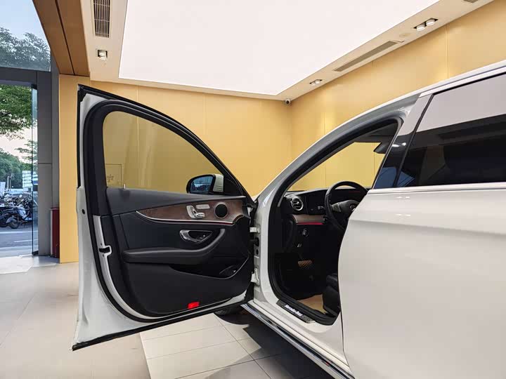 Mercedes-Benz E-Class 2016 E 300 L — фото 7