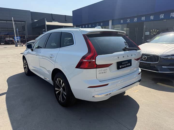 Volvo XC60 2023 B 5 4 WD — фото 8
