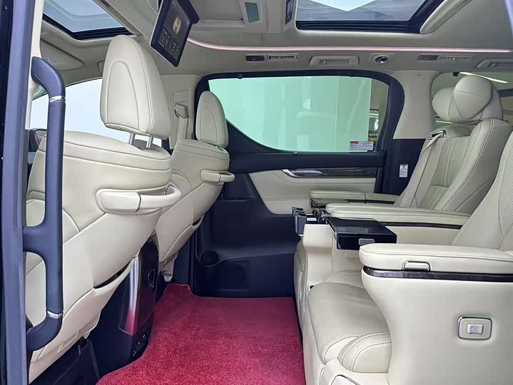 Toyota Vellfire — фото 5