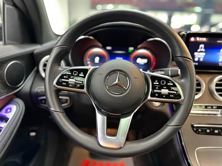 Mercedes-Benz GLC 2023 GLC 300 4 MATIC SUV — фото 9