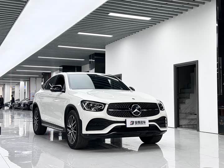 Mercedes-Benz GLC 2023 GLC 300 4 MATIC SUV — фото 3