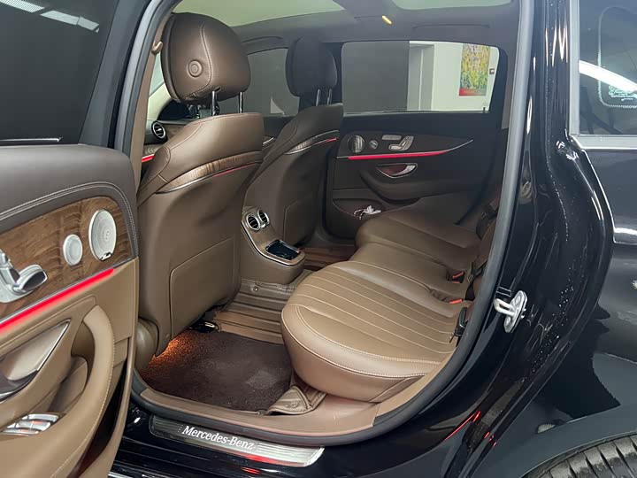 Mercedes-Benz E-Class 2023 E 300 L Luxury — фото 14