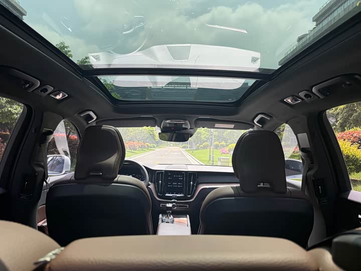 Volvo XC60 2021 T 5 4 WD — фото 13