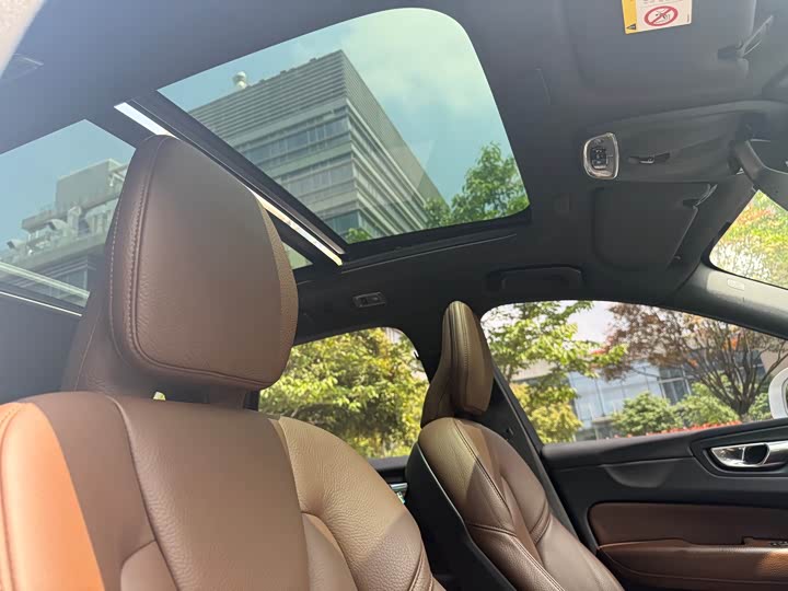 Volvo XC60 2021 T 5 4 WD — фото 16