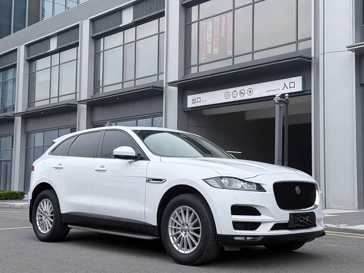 Jaguar F-PACE 2018 2.0 T 4 WD — фото 3