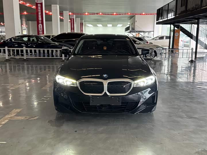 BMW i3 2022 e Drive 35 L — фото 2