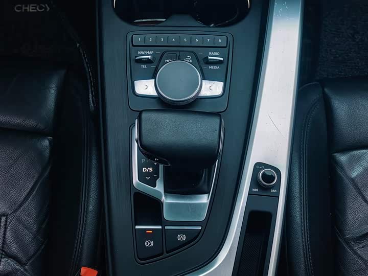 Audi A4L 2019 40 TFSI VI — фото 15