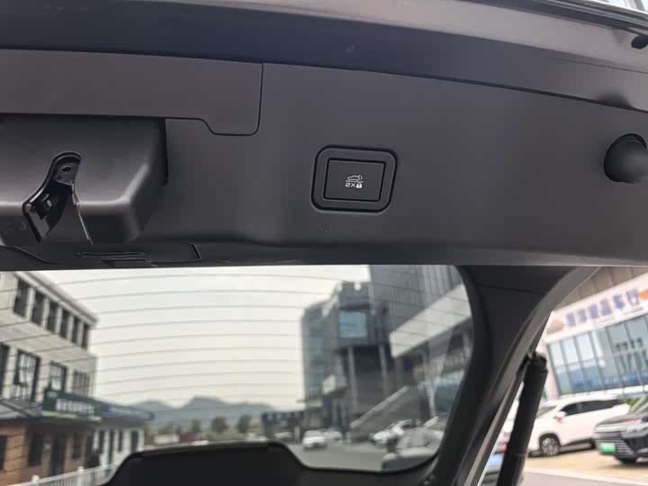 Changan UNI-V 2023 1.5 T — фото 4