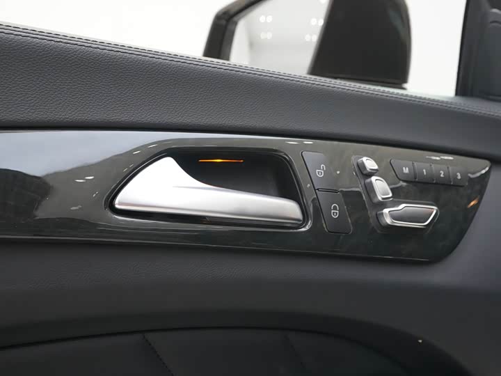 Mercedes-Benz CLS 2015 CLS 320 — фото 12