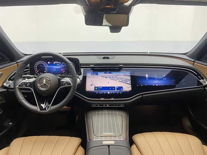 Mercedes-Benz E-Class 2024 E 300 L Luxury — фото 13