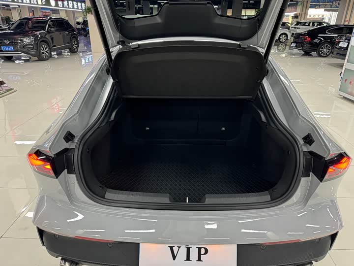 Changan UNI-V 2023 1.5 T Premium — фото 20