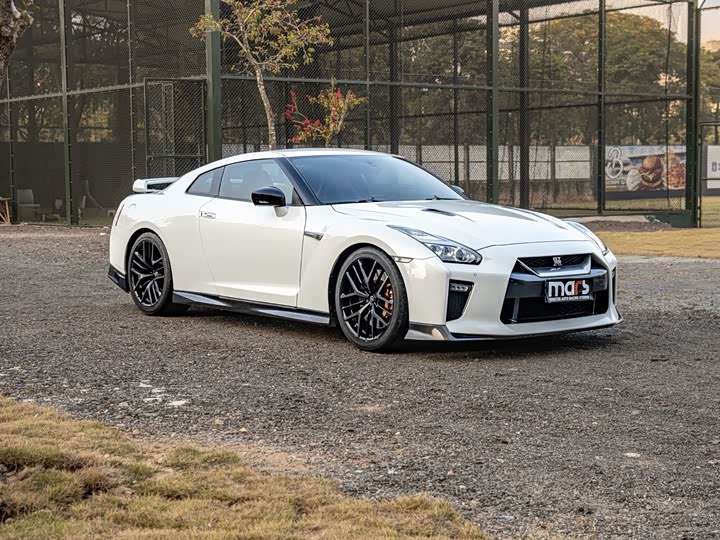 Nissan GT-R 2017 3.8 T — фото 2