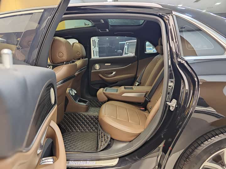 Mercedes-Benz E-Class 2023 E 300 L — фото 23