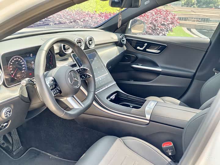 Mercedes-Benz C-Class 2024 C 260 L — фото 4