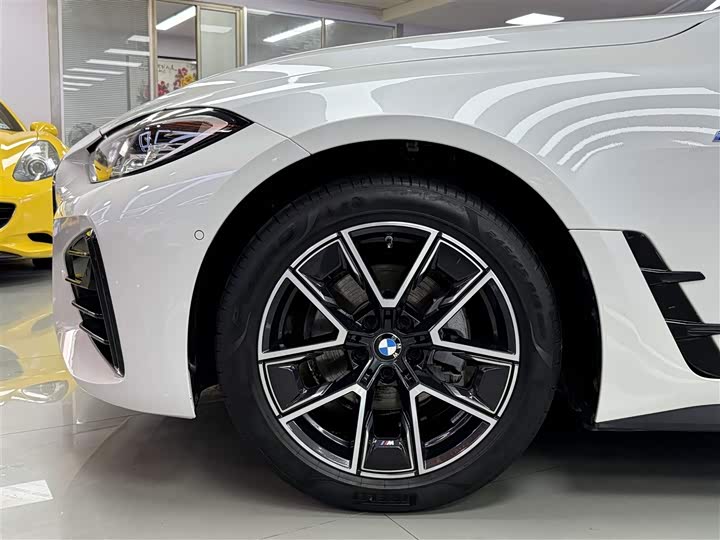 BMW 4-Series 2023 425i Gran Coupe M — фото 23