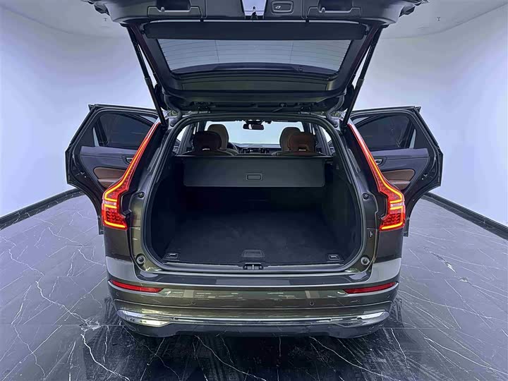 Volvo XC60 2022 B 5 4 WD — фото 7