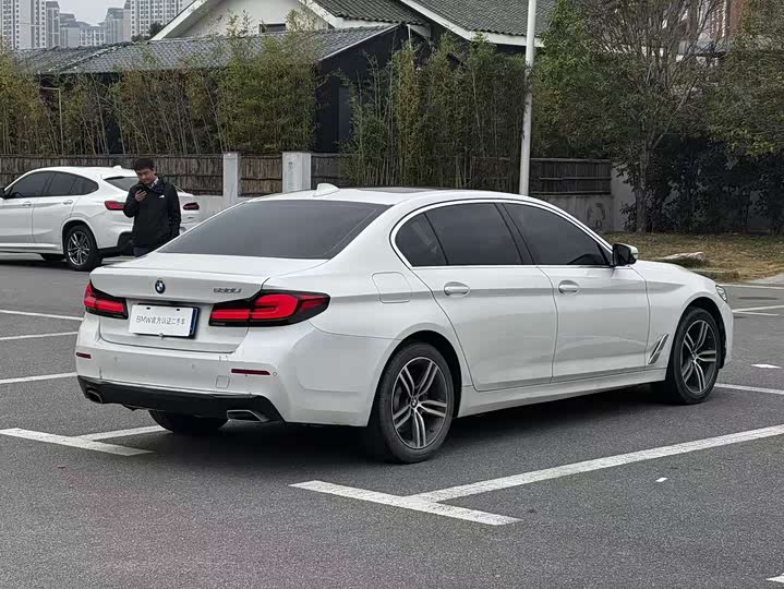 BMW 5-Series 2023 530 Li Leading — фото 7
