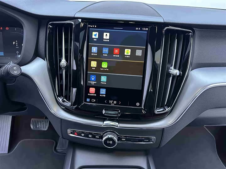 Volvo XC60 2022 B 5 4 WD — фото 13