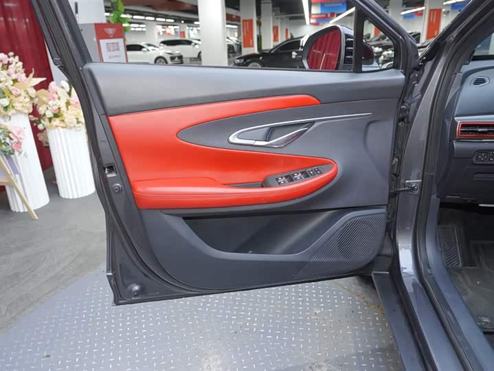 Changan UNI-T 2020 1.5 T Premium — фото 19