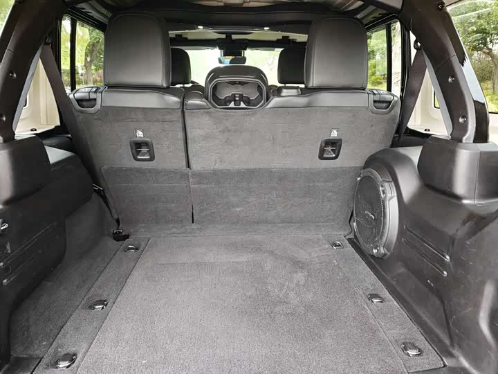Jeep Wrangler — фото 14