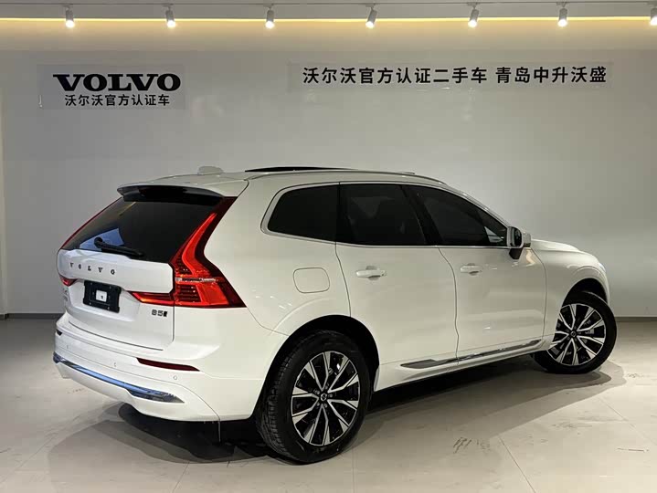 Volvo XC60 2025 B 5 4 WD — фото 4
