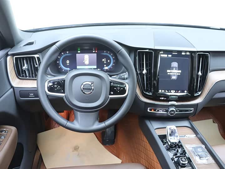 Volvo XC60 2024 B 5 4 WD — фото 26