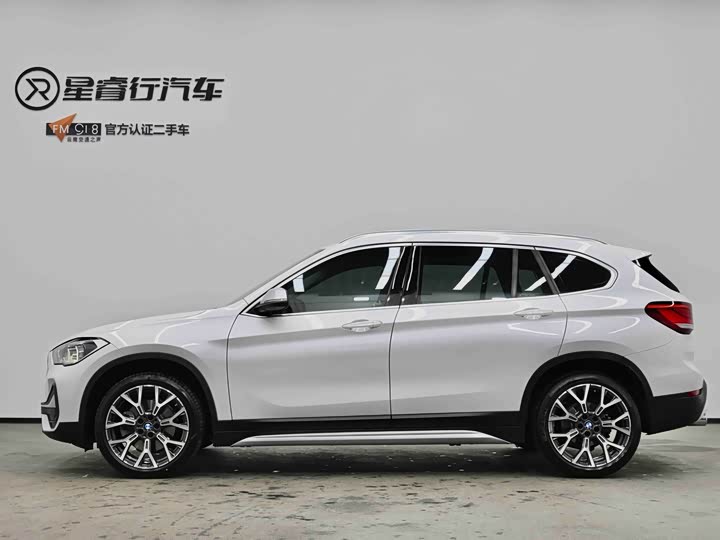 BMW X1 2022 x Drive 25 Li — фото 17