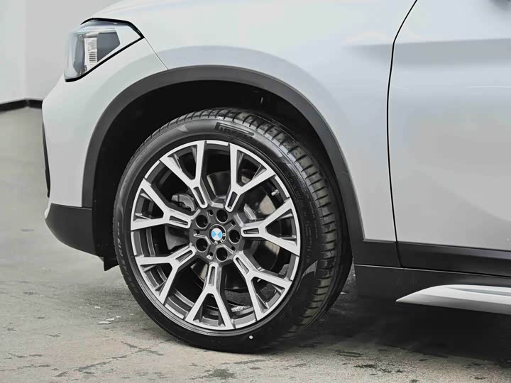BMW X1 2022 x Drive 25 Li — фото 22
