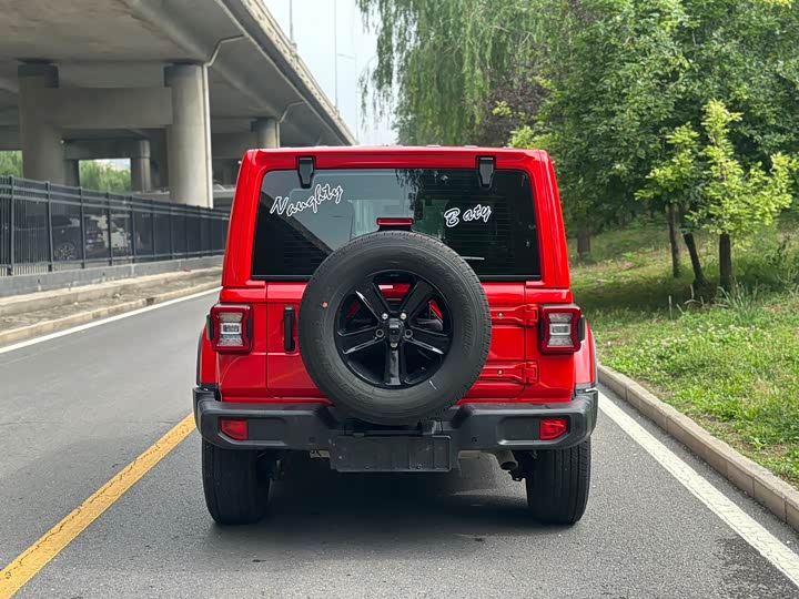 Jeep Wrangler — фото 6
