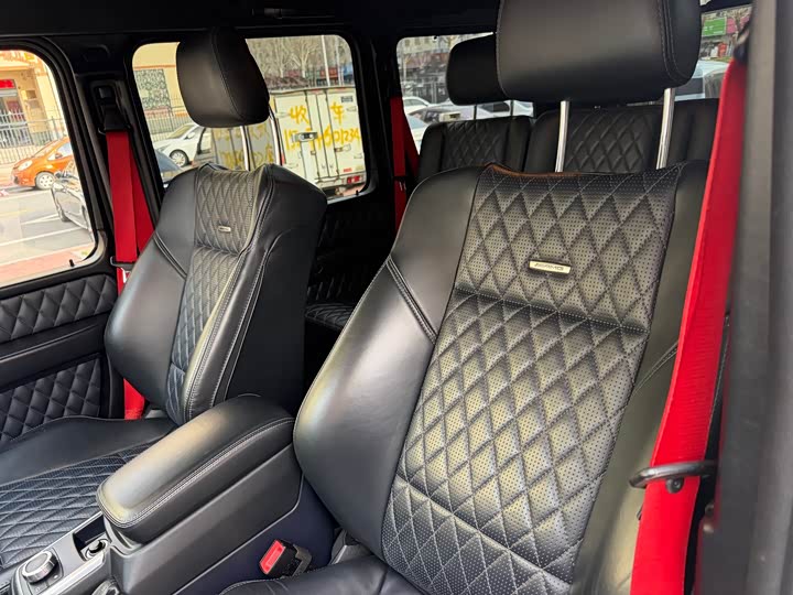 Mercedes-Benz G-Class 2018 AMG G 63 — фото 12