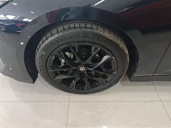 Changan UNI-V 2024 1.5 T Premium — фото 25