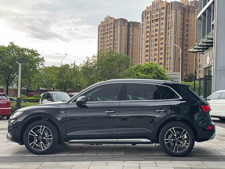 Audi Q5L 40T стиль-динамик — фото 7