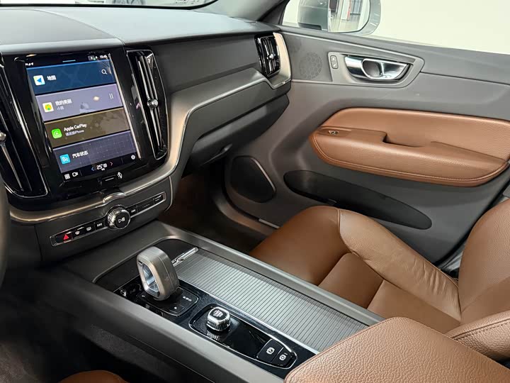 Volvo XC60 2022 B 5 4 WD — фото 12