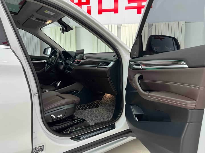 BMW X1 2022 x Drive 25 Li — фото 23