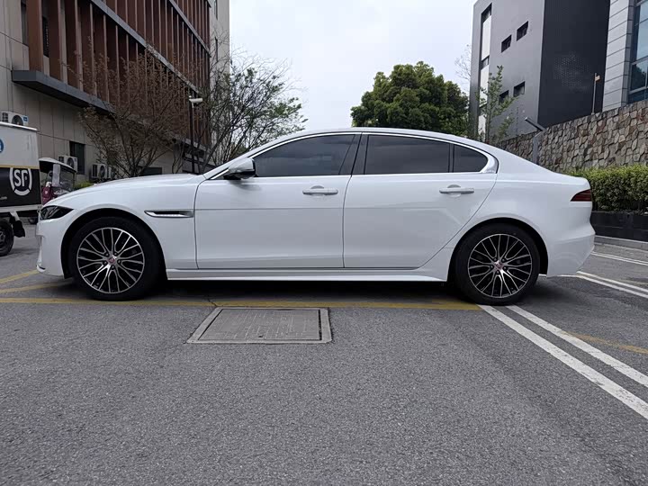 Jaguar XEL 2021 2.0 T 200 PS R-DYNAMIC — фото 5