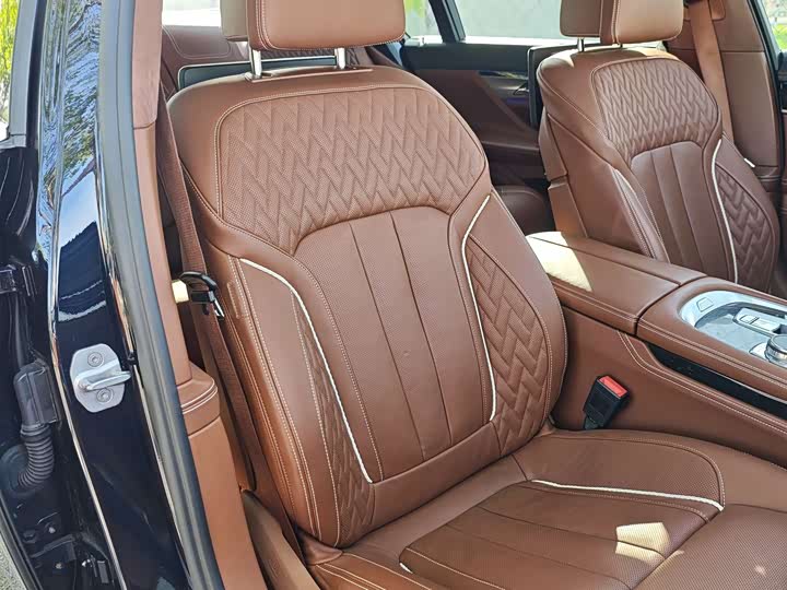 BMW 7-Series 2017 750 Li x Drive — фото 14