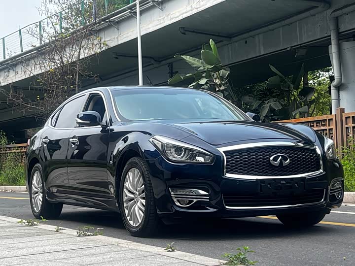 Infiniti Q70 2015 Q 70 L 2.5 L — фото 2
