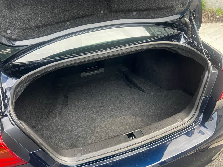 Infiniti Q70 2015 Q 70 L 2.5 L — фото 17