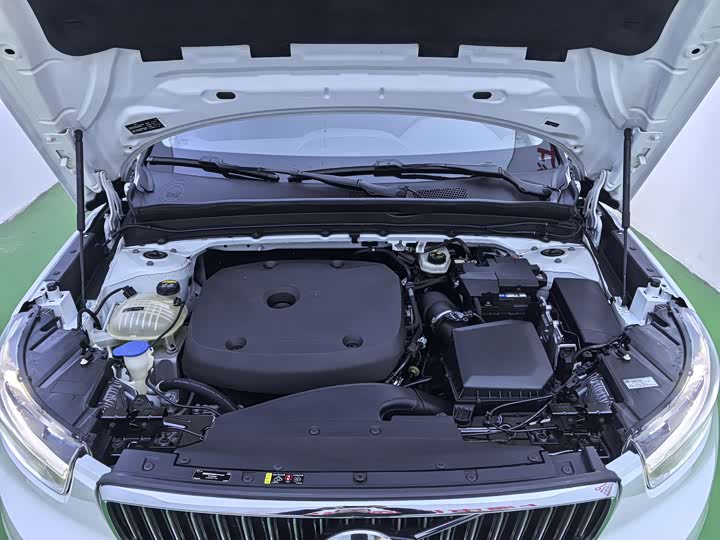 Volvo XC40 2020 T 4 WD — фото 16