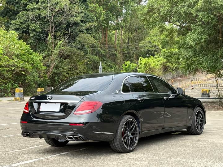 Mercedes-Benz E-Class 2018 E 300 L Luxury — фото 12