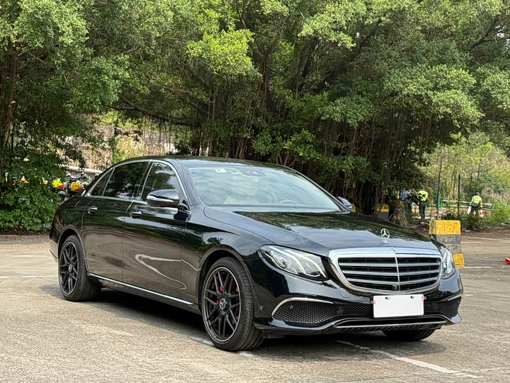 Mercedes-Benz E-Class 2018 E 300 L Luxury — фото 3