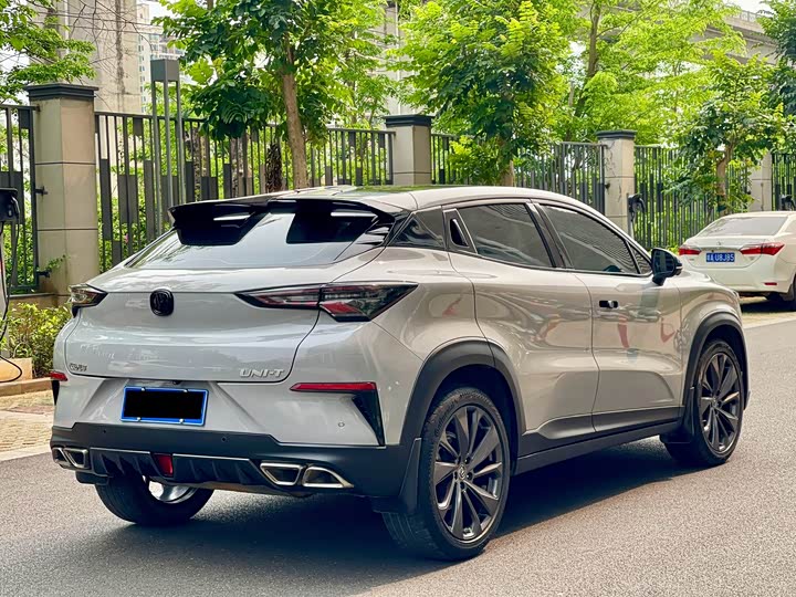 Changan UNI-T 2020 1.5 T Premium — фото 9