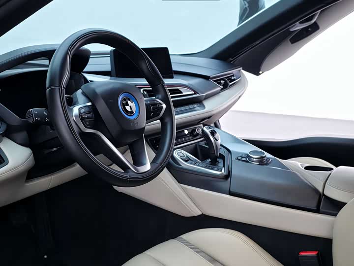 BMW i8 2014 Standard — фото 31