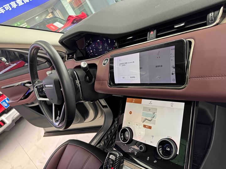 Land Rover Range Rover Evoque — фото 14