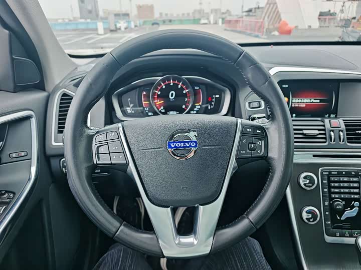 Volvo XC60 2016 T 5 AWD — фото 16